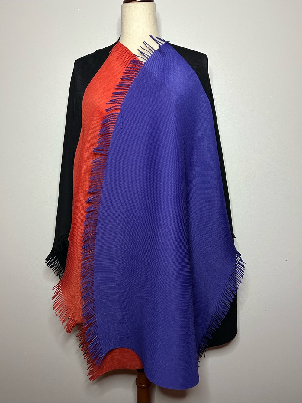 NANAMI Black Purple and Red Textured Rib Shawl Cape One Size